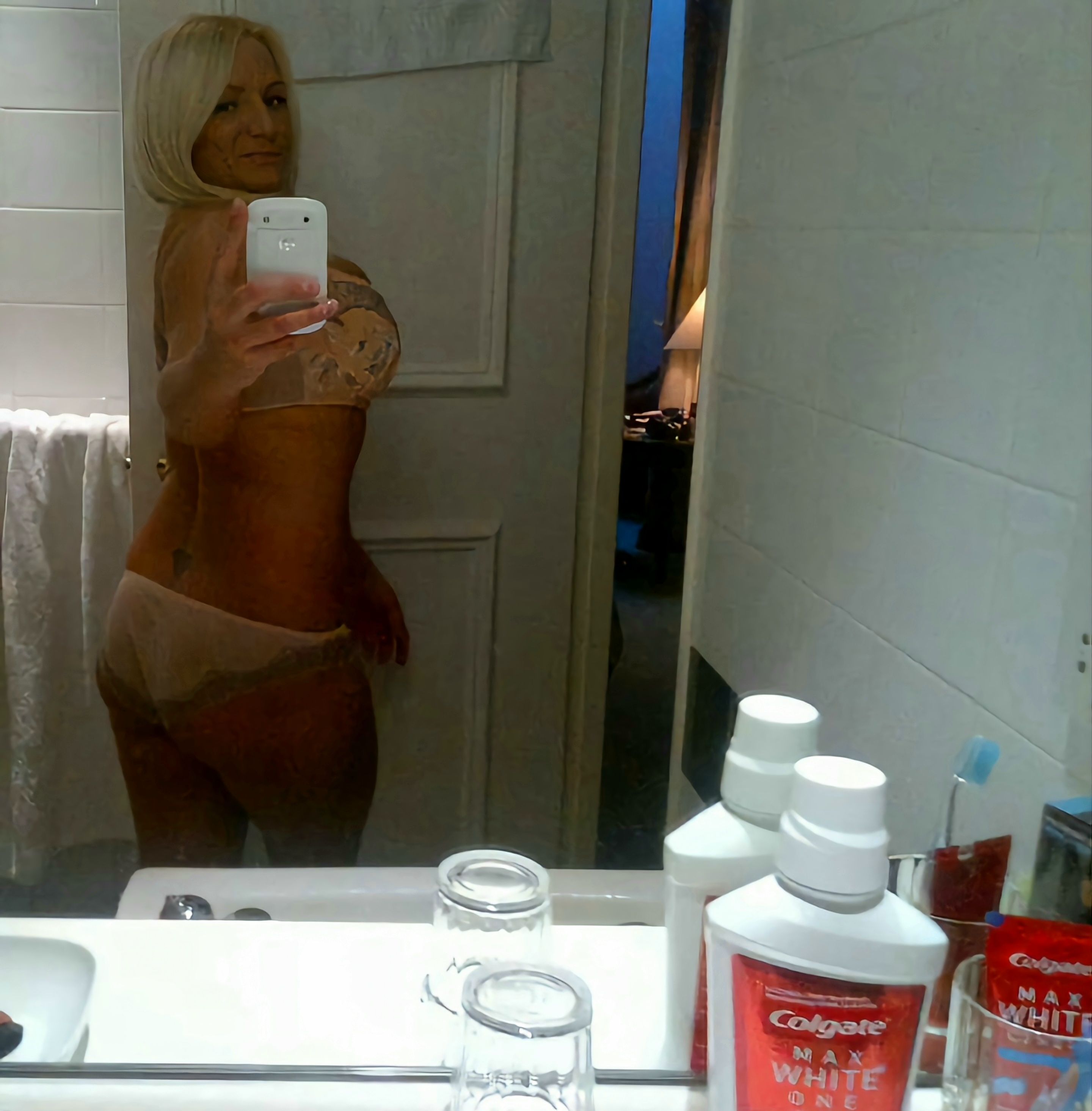 SophiaBabe22 Female,Bisexual,Blonde,Spanish,HH cup